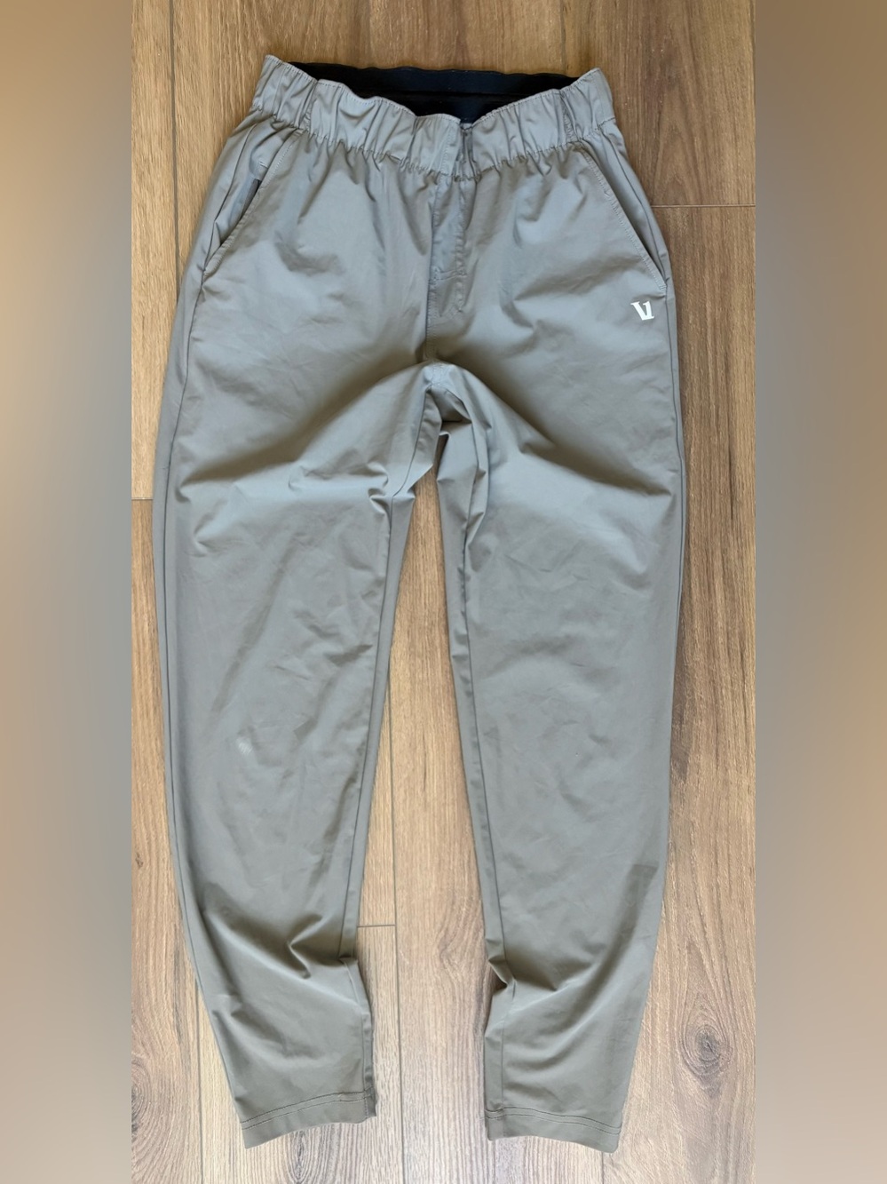 Vuori Sunday Performance Jogger Pants Mens XS Light Gray Athleisure
